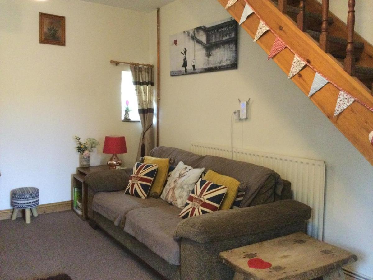 Cosy Rural Cottage Peak District, Pets Welcome Hollinsclough エクステリア 写真