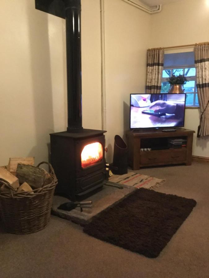 Cosy Rural Cottage Peak District, Pets Welcome Hollinsclough エクステリア 写真